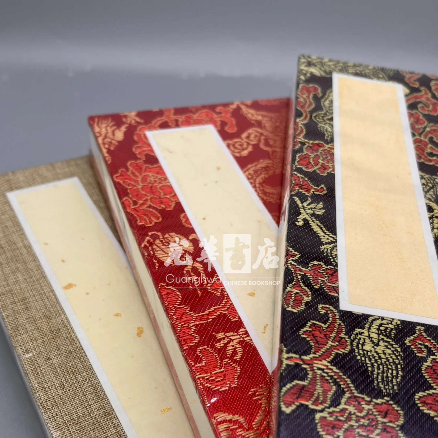 Traditional Chinese Silk-Brocade-Covered Treated Rice Paper Album 锦面熟宣素白册页